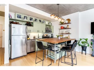 Photo #3: 23415051 Listing