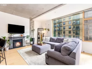 Photo #5: 23415051 Listing