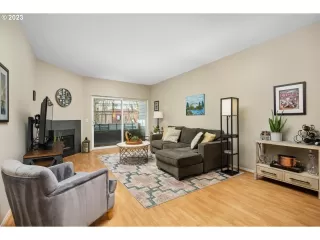 Photo #4: 23415568 Listing 