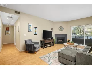 Photo #5: 23415568 Listing 