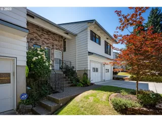 Photo #2: 23416126 Listing