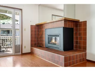 Photo #3: 23416126 Listing