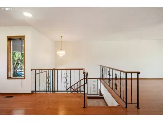 Photo #4: 23416126 Listing