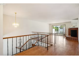 Photo #6: 23416126 Listing