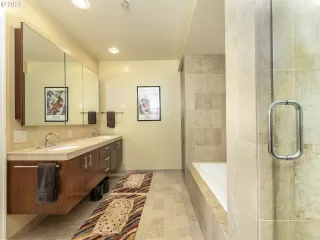 Photo #6: 23416893 Listing