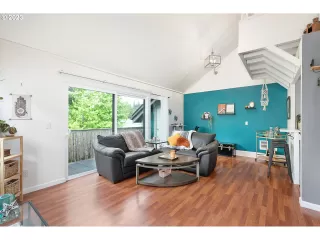 Photo #2: 23417253 Listing