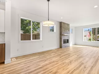 Photo #2: 23418715 Listing