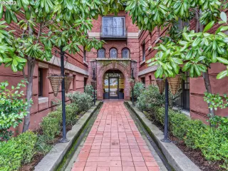 Photo #1: 23420275 Listing