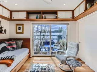 Photo #6: 23420275 Listing