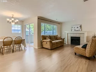 Photo #6: 23420297 Listing