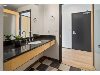 Photo #1: 23420350 Listing 