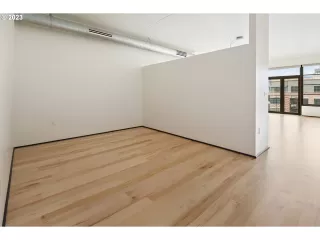 Photo #5: 23420350 Listing 