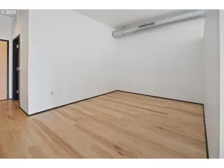 Photo #6: 23420350 Listing 