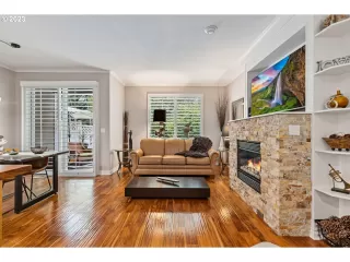 Photo #6: 23421063 Listing