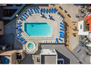 Photo #5: 23422494 Listing