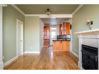 Photo #2: 23422720 Listing