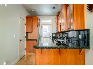 Photo #3: 23422720 Listing