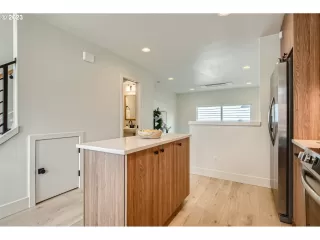 Photo #3: 23423384 Listing 