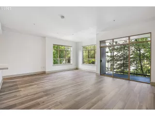 Photo #4: 23423417 Listing