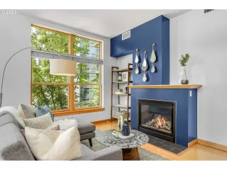 Photo #5: 23423548 Listing