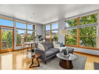 Photo #6: 23423548 Listing