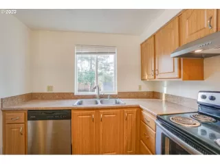 Photo #4: 23423603 Listing