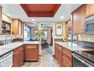 Photo #6: 23423608 Listing 