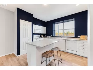 Photo #5: 23424033 Listing 