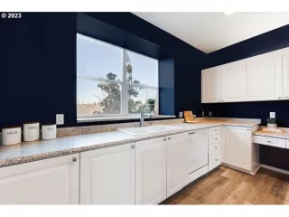 Photo #6: 23424033 Listing 