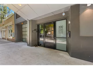 Photo #1: 23424568 Listing 