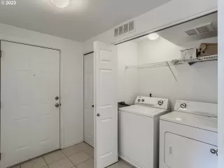 Photo #4: 23424814 Listing