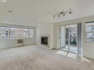 Photo #5: 23424814 Listing