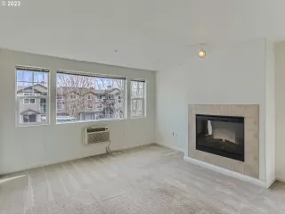 Photo #6: 23424814 Listing