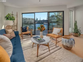 Photo #5: 23426148 Listing