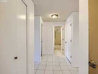 Photo #3: 23427523 Listing