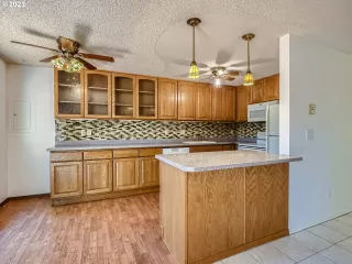 Photo #5: 23427523 Listing