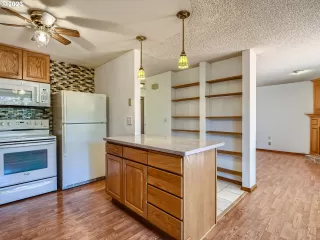 Photo #6: 23427523 Listing