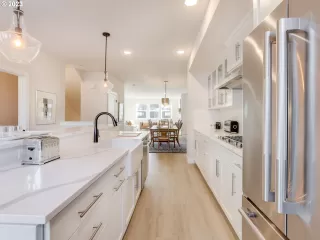 Photo #3: 23427859 Listing