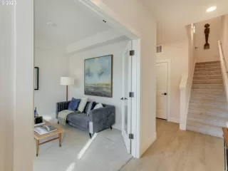 Photo #5: 23427859 Listing