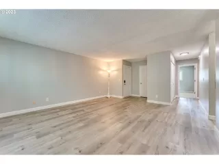 Photo #2: 23427998 Listing