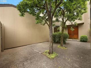 Photo #2: 23428534 Listing 