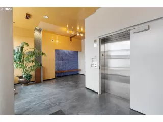 Photo #2: 23429458 Listing