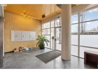 Photo #3: 23429458 Listing