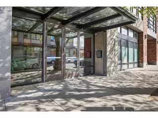 Photo #1: 23429468 Listing