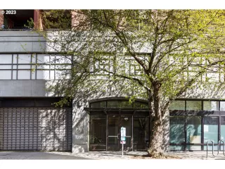 Photo #2: 23429468 Listing