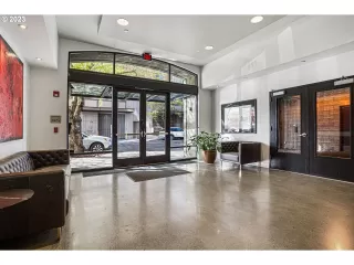 Photo #3: 23429468 Listing