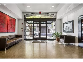 Photo #4: 23429468 Listing