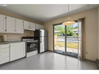 Photo #3: 23429955 Listing