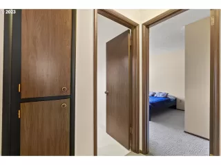 Photo #6: 23429955 Listing