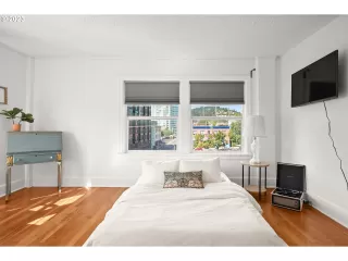 Photo #6: 23431481 Listing